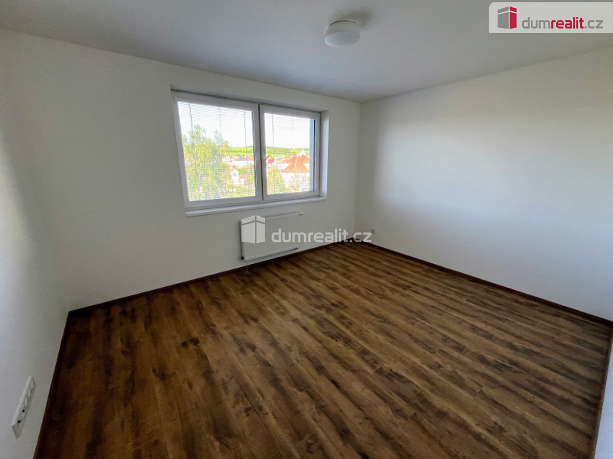 Pronájem bytu 2+kk 43 m² – fotografie 3