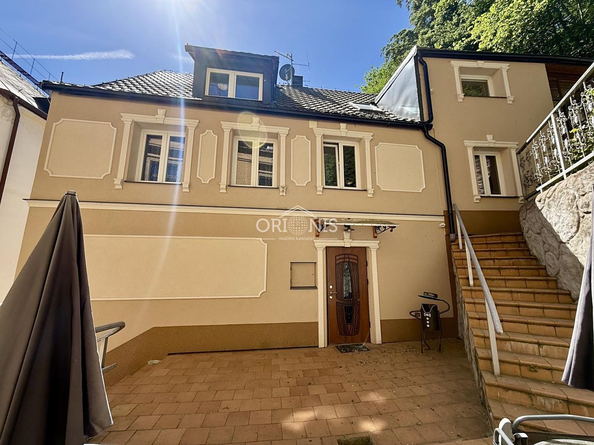 Prodej rodinného domu 351 m², pozemek 462 m² – fotografie 3