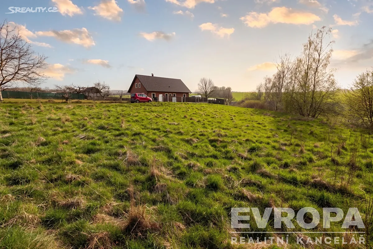 Prodej stavebního pozemku 1410 m², Dubá