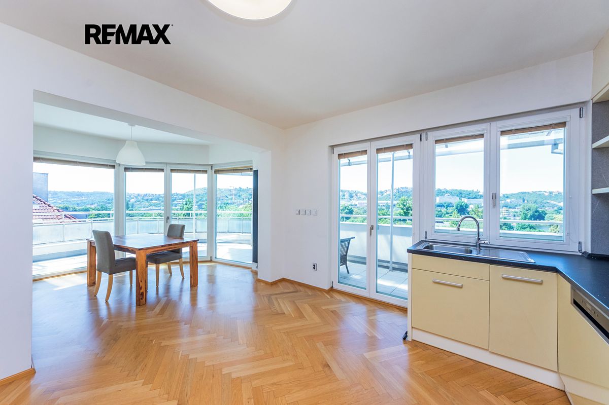 Pronájem bytu 3+kk 88 m²