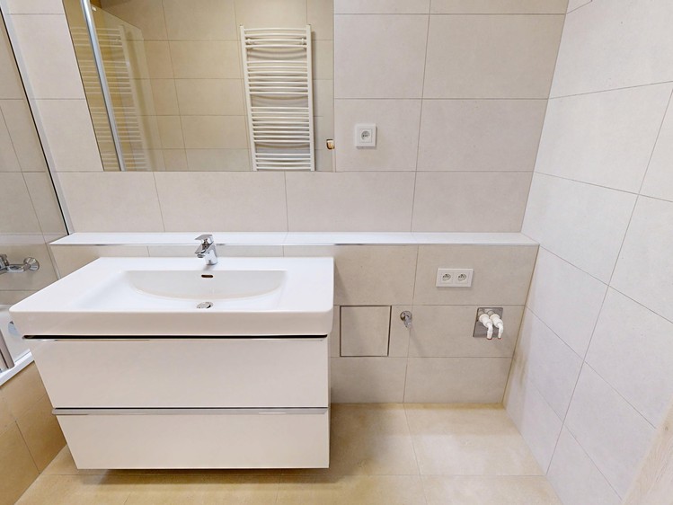 Pronájem bytu 4+kk, 93 m² (9 z 15)
