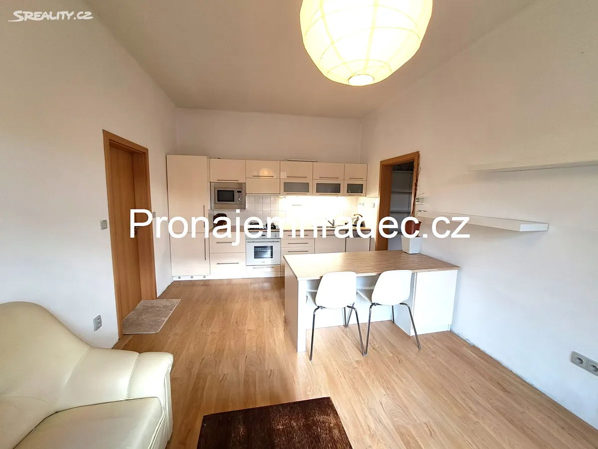 Pronájem bytu 2+kk 48 m², Hradec Králové