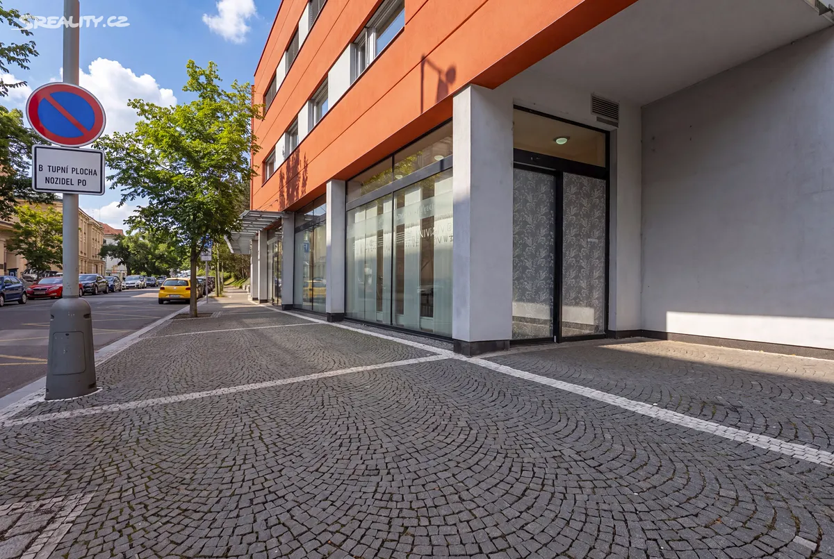Prodej obchodního prostoru 91 m², Praha