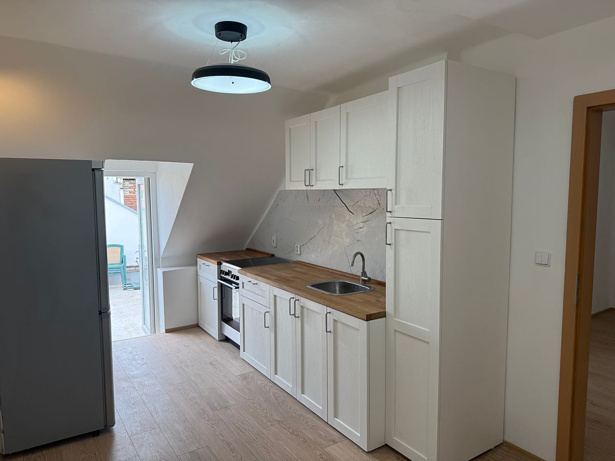 Pronájem bytu 3+1 98 m²