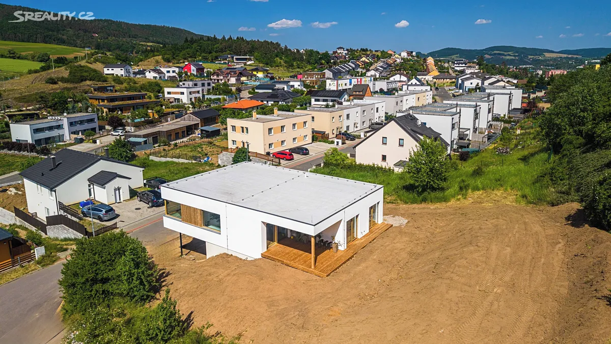 Prodej rodinného domu 180 m², pozemek 696 m² – pohled 4