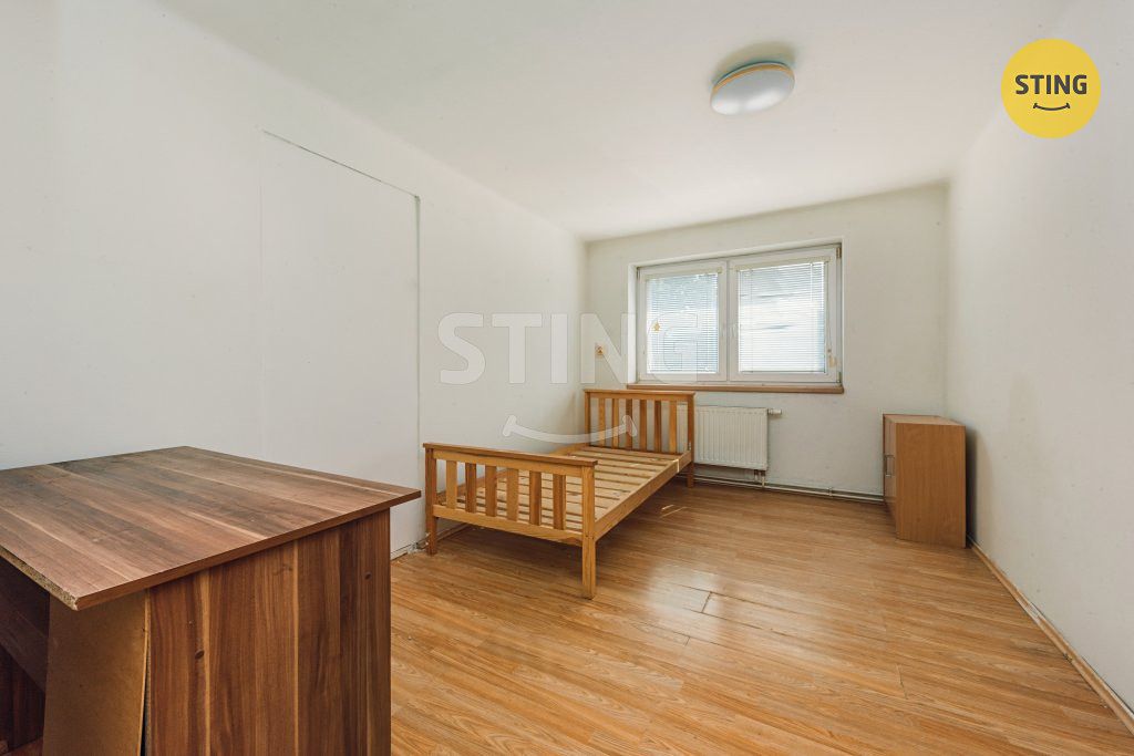 Prodej rodinného domu 200 m², pozemek 1235 m² – fotografie 5