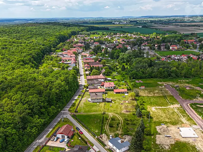 Prodej stavebního pozemku 899 m², Klamoš – náhled fotky 1