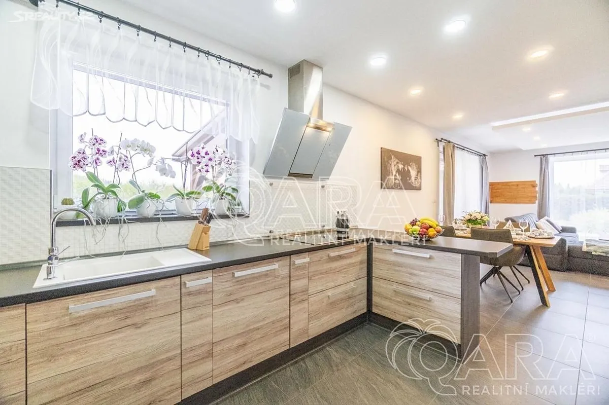 Prodej rodinného domu 180 m², pozemek 2181 m² – pohled 5