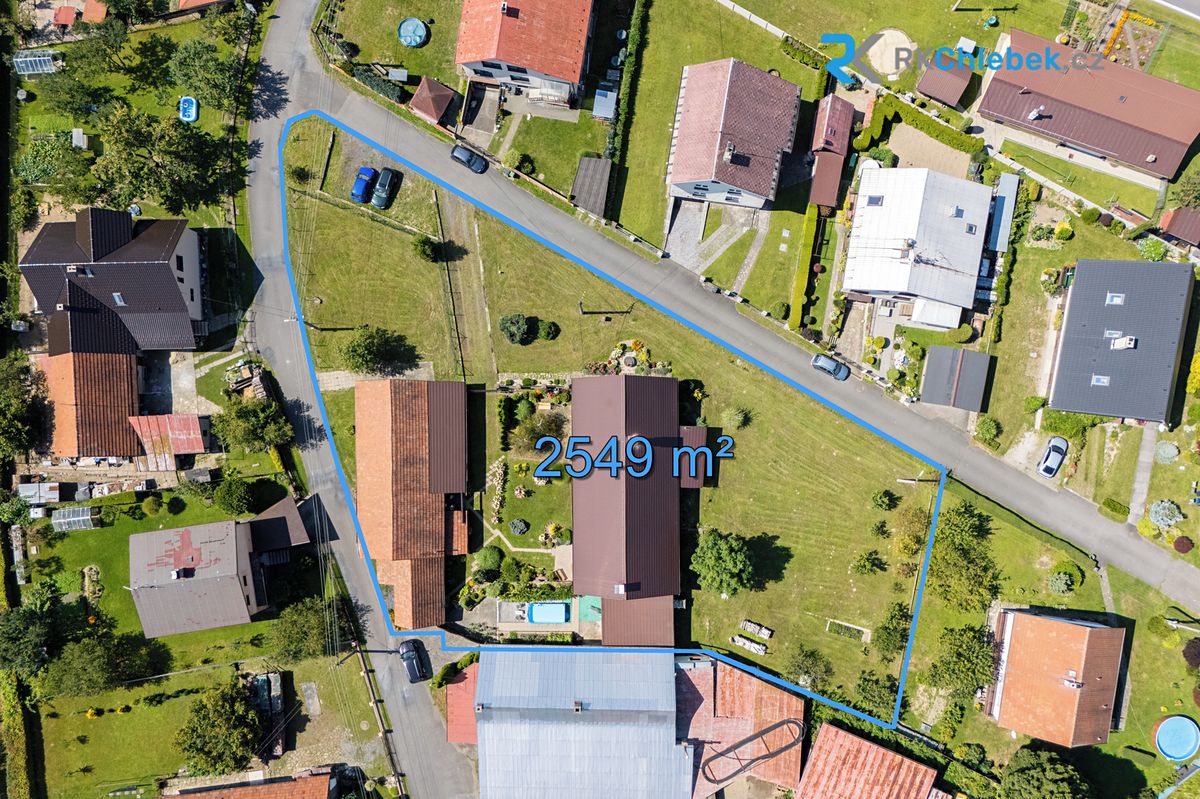 Prodej rodinného domu 283 m², pozemek 2549 m² – fotografie 3