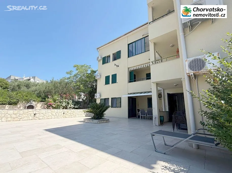 Prodej bytu 2+kk 42 m², Novalja