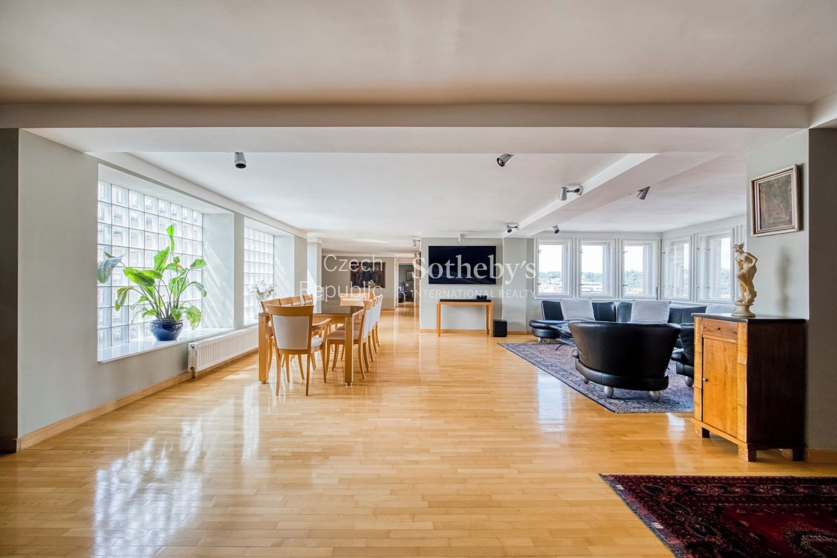 Pronájem bytu 3+kk 250 m²