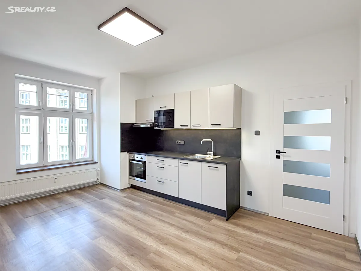 Pronájem bytu 2+kk 49 m², Hradec Králové