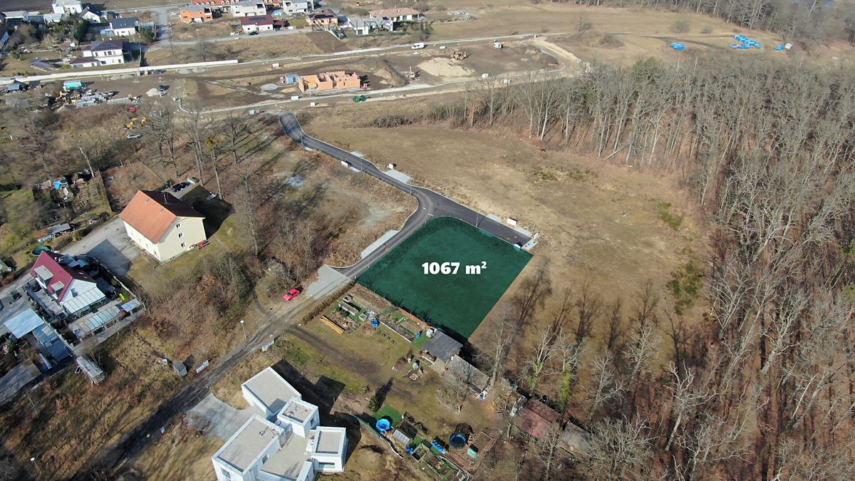 Prodej stavebního pozemku 1067 m², Hluboká nad Vltavou – fotka 1 z 3