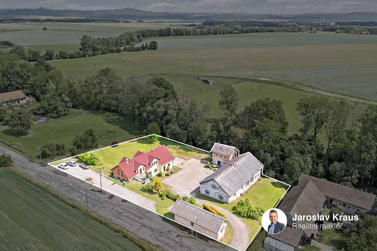 Prodej rodinného domu 286 m², pozemek 4548 m²