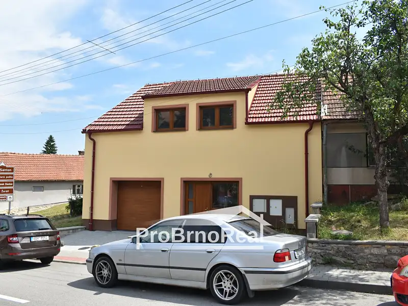 Prodej rodinného domu 96 m², pozemek 95 m², Prace – náhled fotky 2