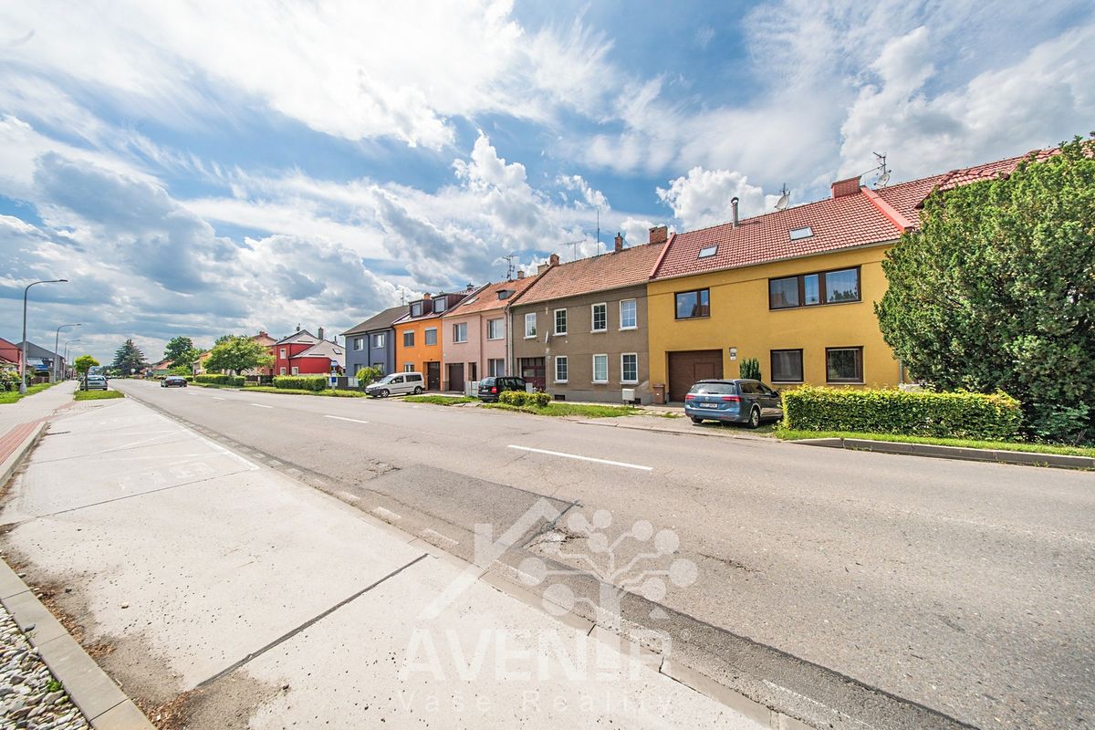 Prodej rodinného domu 268 m², pozemek 388 m² – fotografie 4