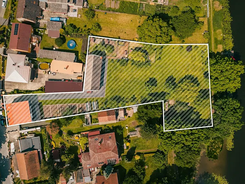 Prodej rodinného domu 176 m², pozemek 3112 m², Neratovice – náhled fotky 2