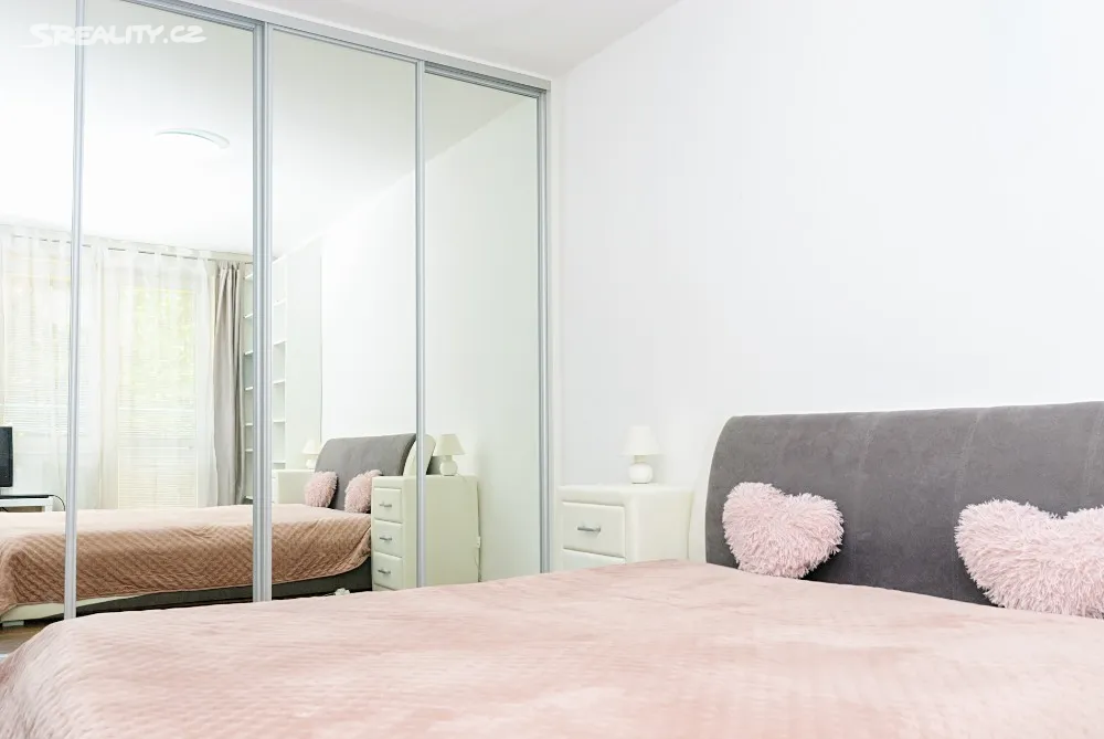 Pronájem bytu 2+kk 65 m² – pohled 6