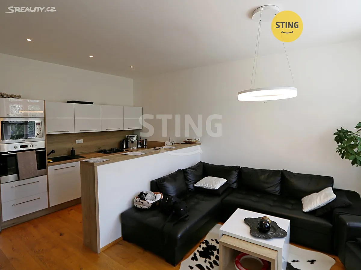 Pronájem bytu 2+kk 49 m², 28. října