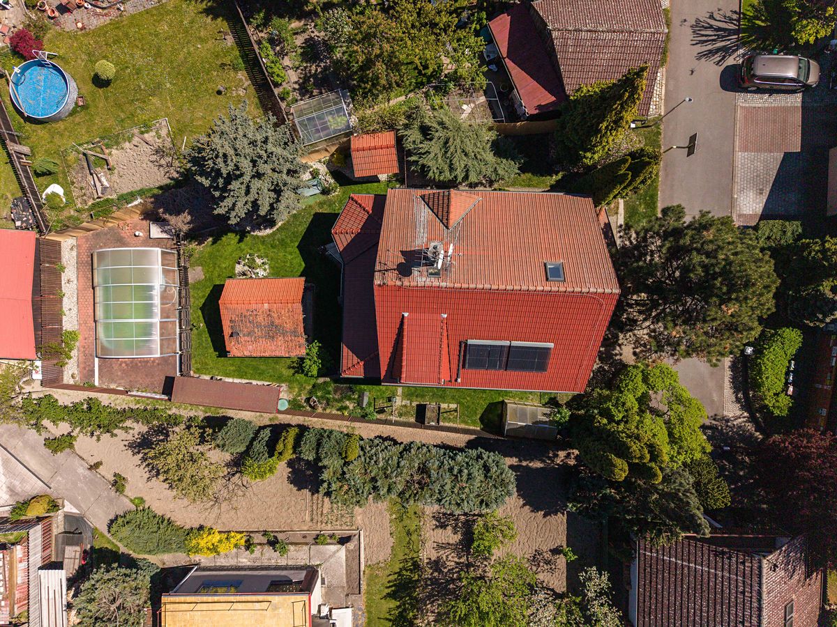 Prodej vícegeneračního domu 214 m², pozemek 572 m² – fotografie 2