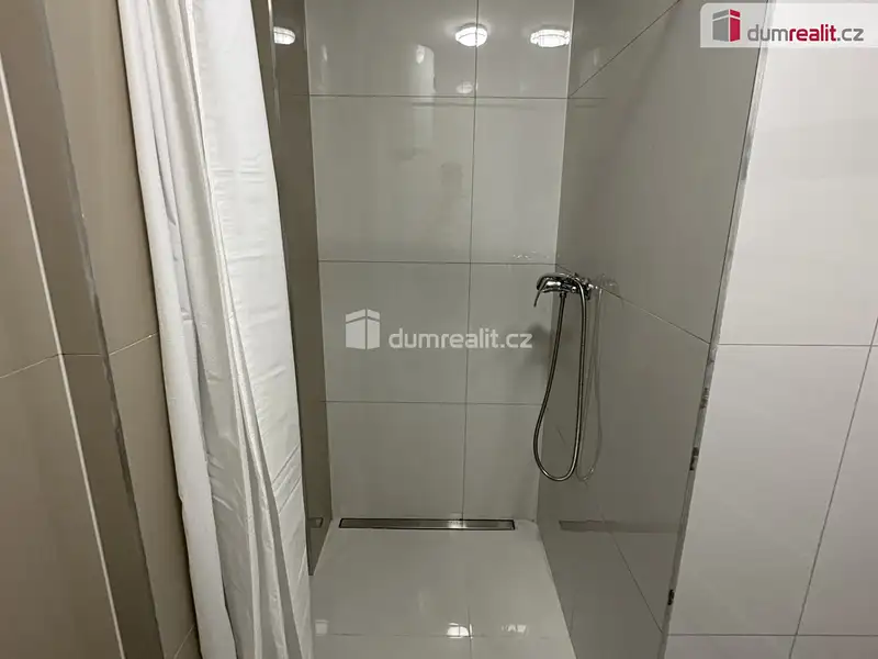 Pronájem bytu pokoje 14 m², Praha – náhled fotky 2