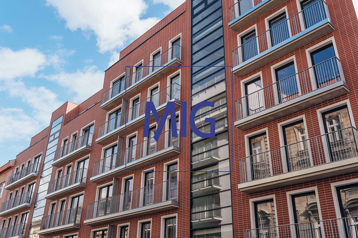 Pronájem garážového stání 15 m²
