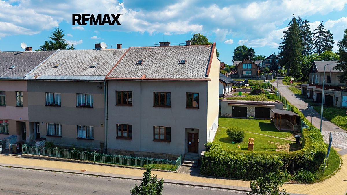 Prodej rodinného domu 306 m², pozemek 621 m²