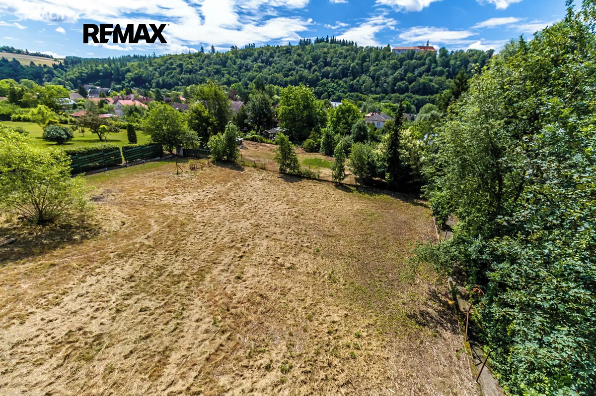 Prodej stavebního pozemku 845 m², Chocerady