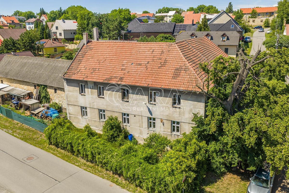 Prodej rodinného domu 814 m², pozemek 1078 m² – fotografie 3