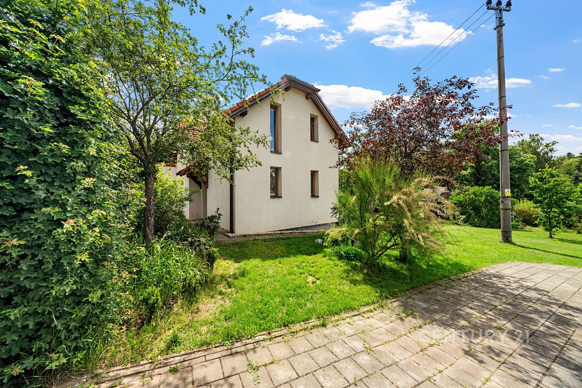 Prodej rodinného domu 168 m², pozemek 1340 m² – fotografie 2