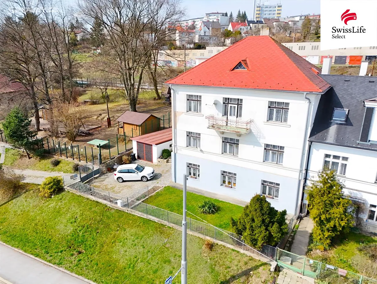 Prodej rodinného domu 228 m², pozemek 736 m² - Widok 2