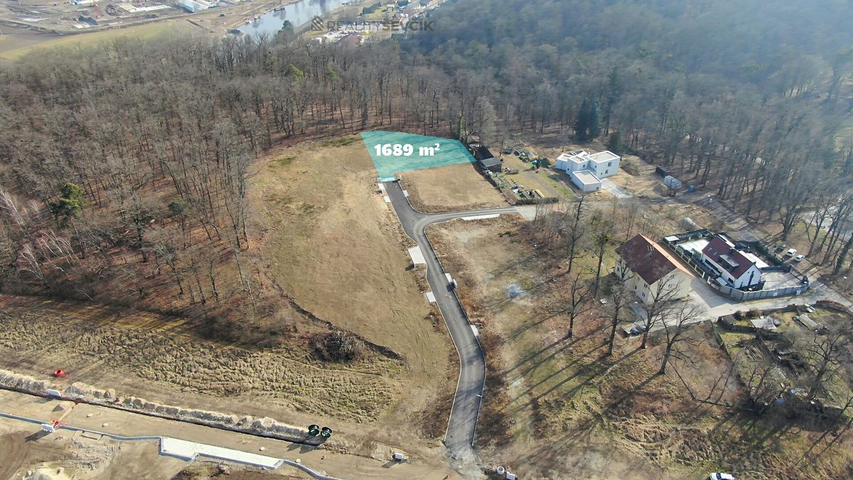 Prodej stavebního pozemku 1689 m² – fotografie 3