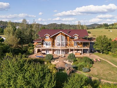 Prodej vily 750 m², pozemek 2400 m²