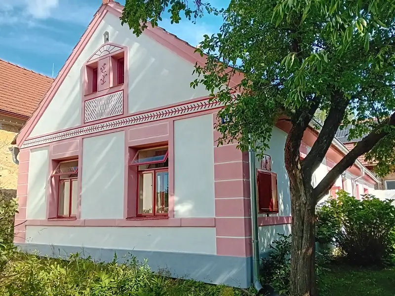 Prodej rodinného domu 73 m², pozemek 495 m², Mojné – náhled fotky 1