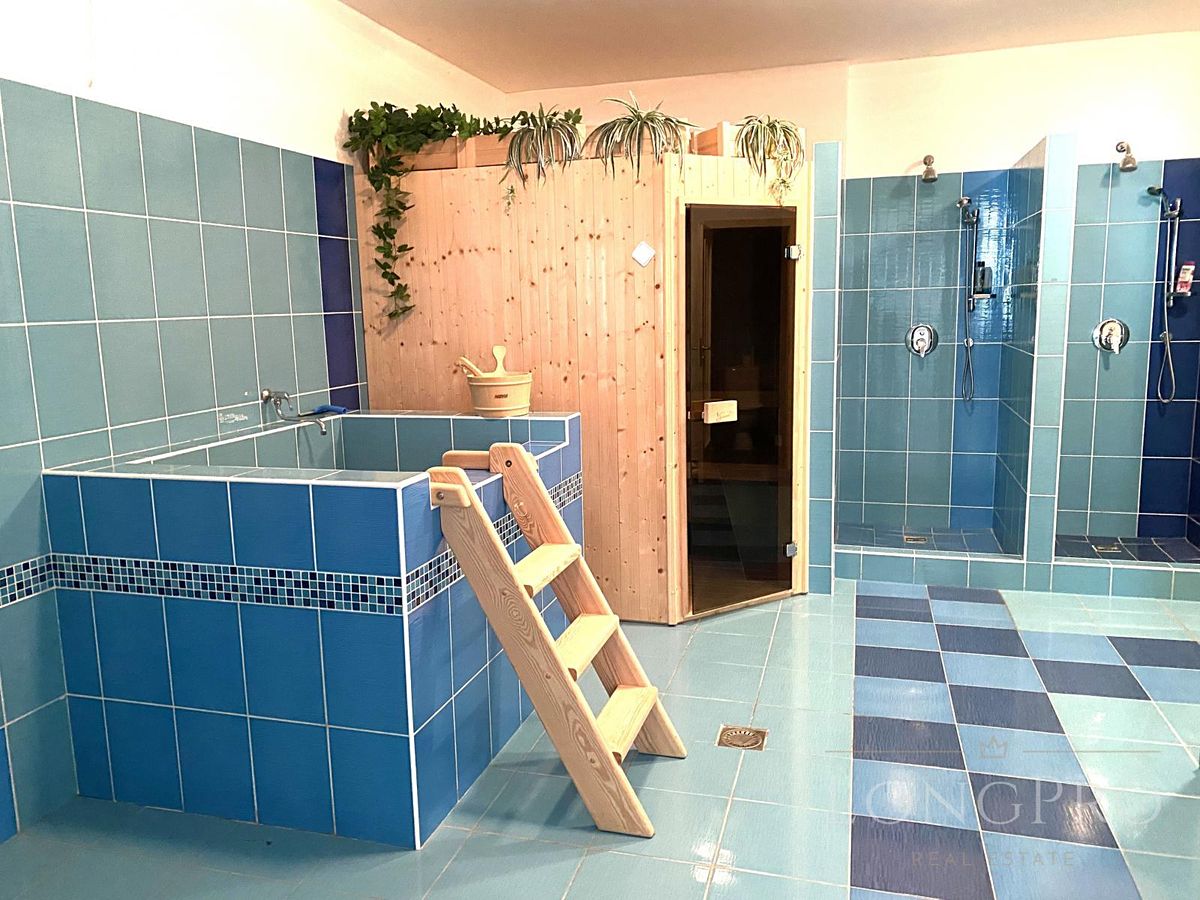 Prodej vícegeneračního domu 995 m², pozemek 2484 m² – fotografie 5