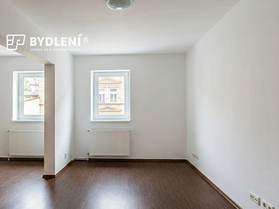 Pronájem bytu 1+1, 29 m² (2 z 8)