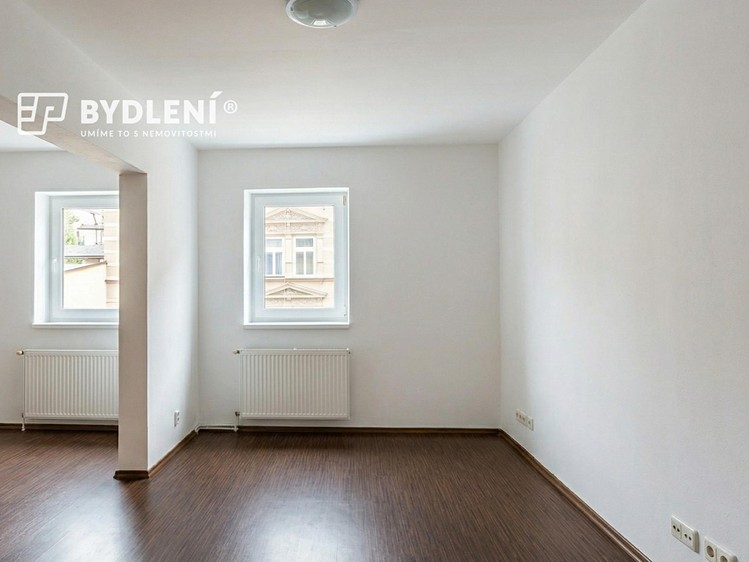 Pronájem bytu 1+1, 29 m² (2 z 8)