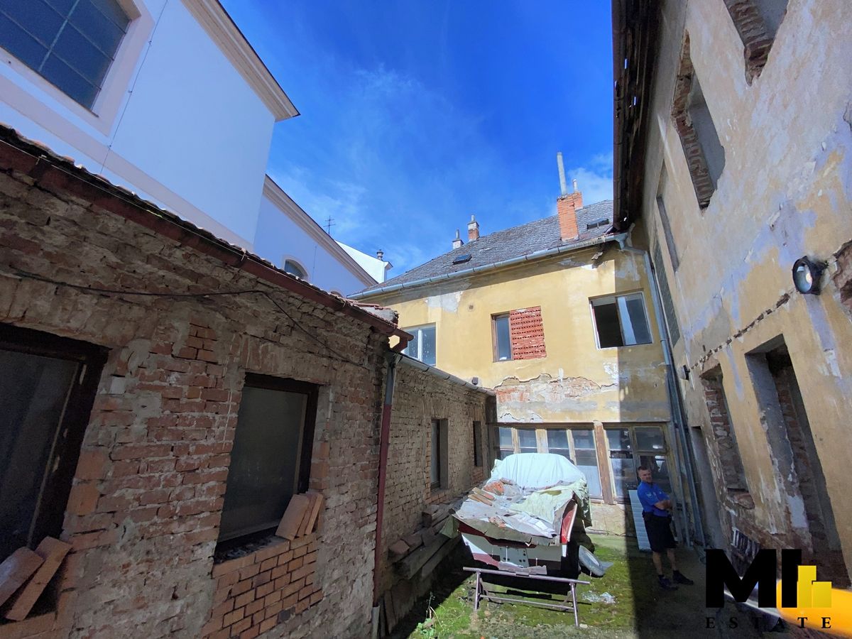 Prodej rodinného domu 407 m², pozemek 523 m² – fotografie 5