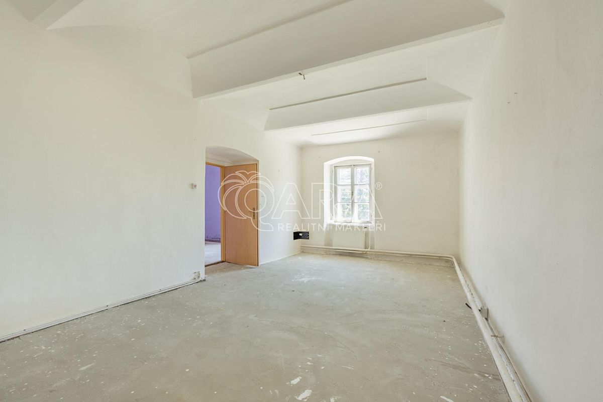 Prodej rodinného domu 814 m², pozemek 1078 m² – fotografie 4