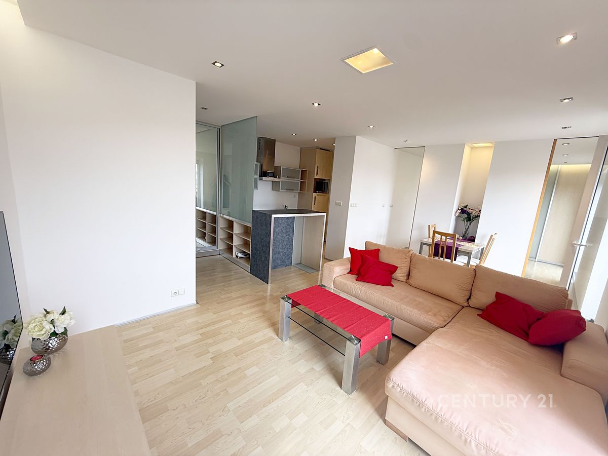 Pronájem bytu 2+kk 64 m²
