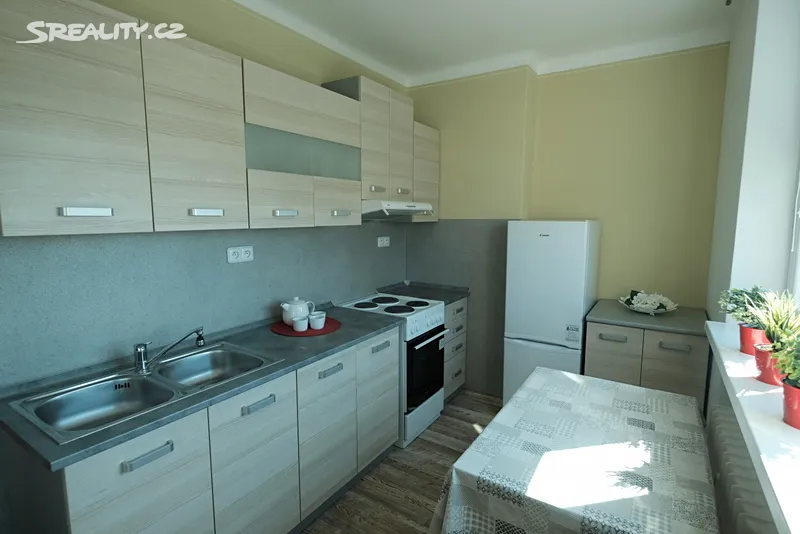 Pronájem bytu 1+kk 32 m², Uherský Brod