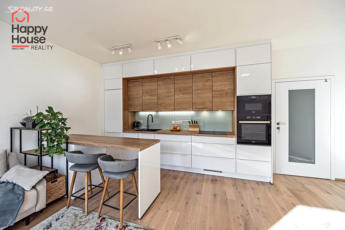 Pronájem bytu 2+kk 60 m², Praha