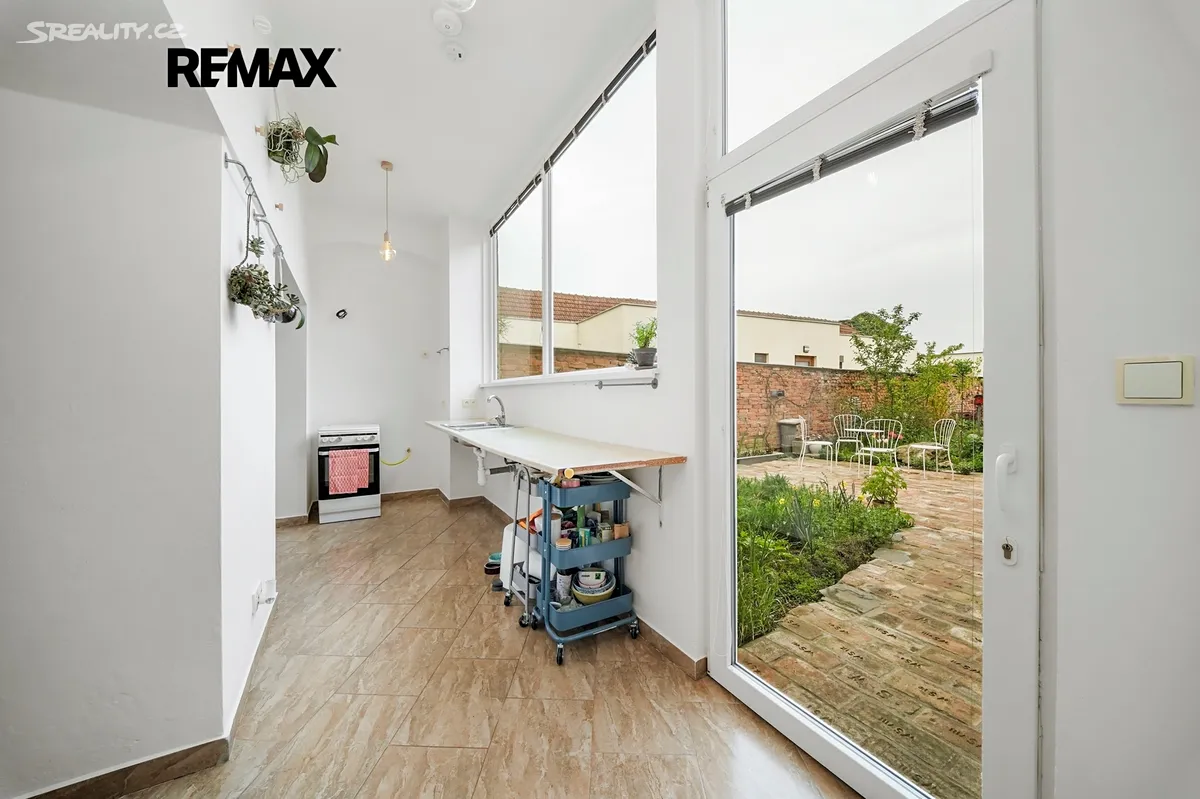 Prodej rodinného domu 210 m², pozemek 743 m² – pohled 4