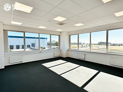 Pronájem kanceláře 600 m²