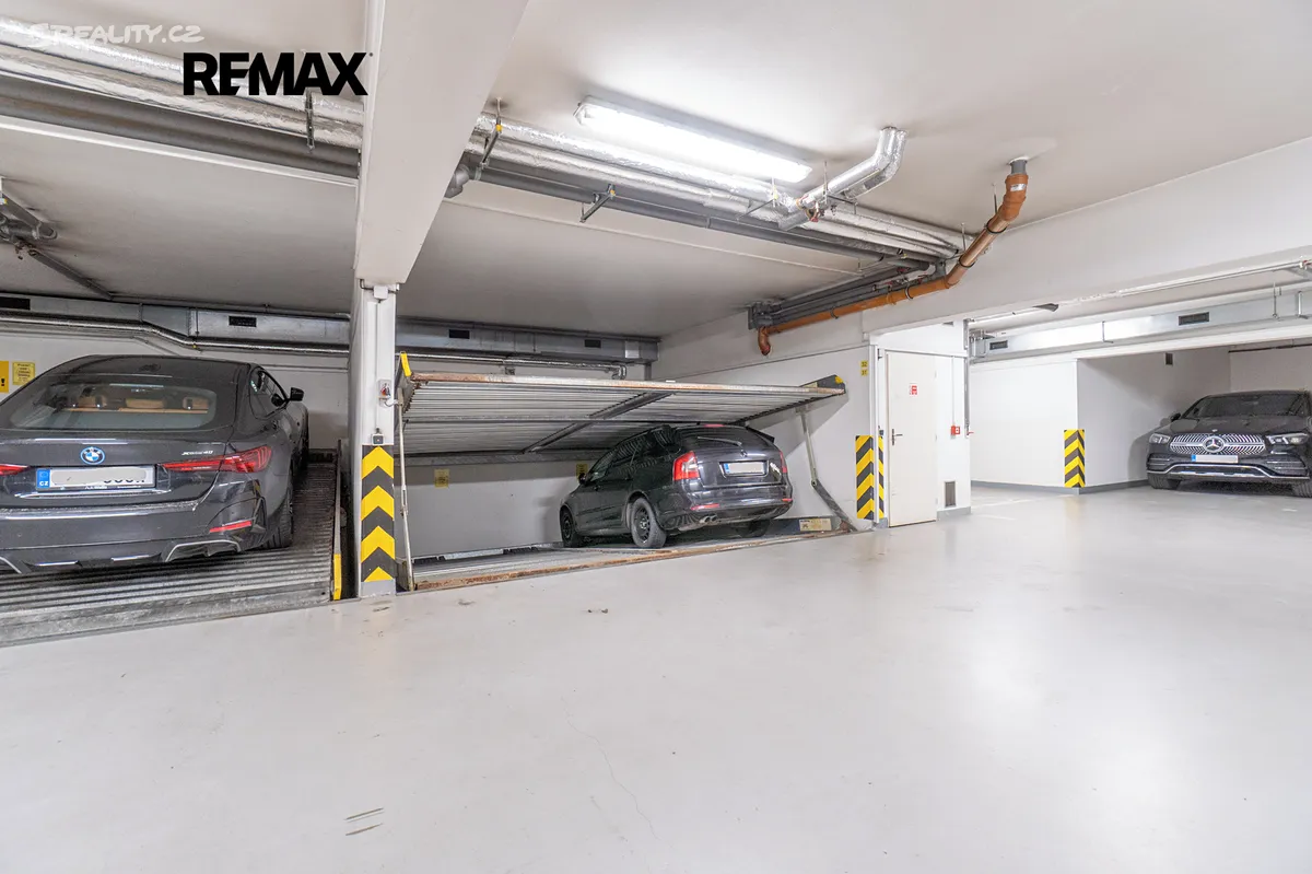 Prodej garážového stání 12 m², Praha