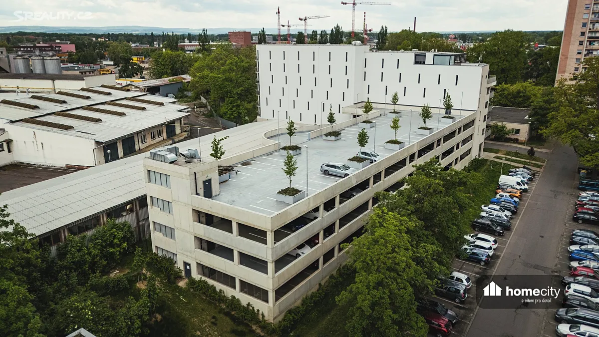 Pronájem garážového stání 13 m² – pohled 5