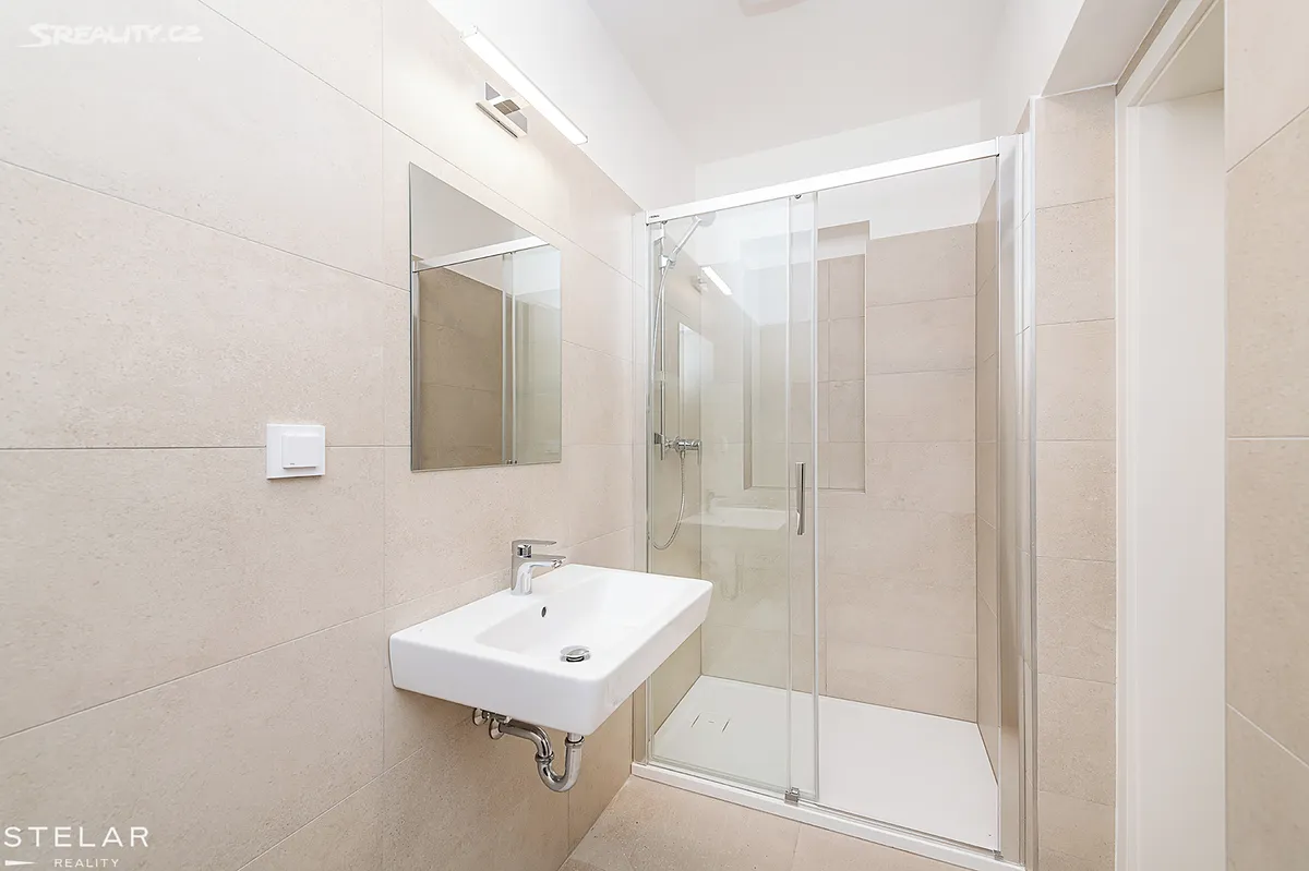 Pronájem bytu 3+kk 70 m² – pohled 2