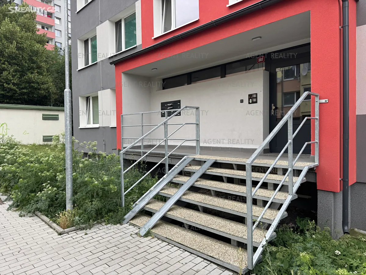Pronájem bytu 2+kk 33 m², Na Vavřinci