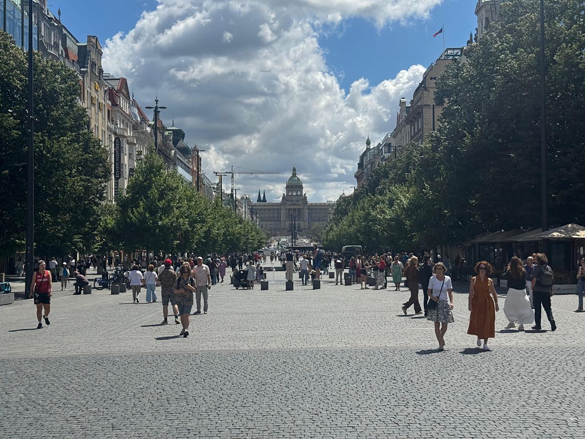 Pronájem obchodního prostoru 700 m²