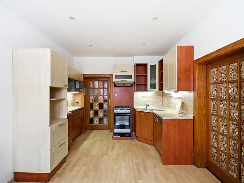 Prodej rodinného domu 250 m², pozemek 304 m², Jirkov – náhled fotky 2